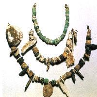 200 bijoux prehistoriques