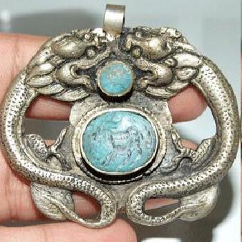 Baf 051 pendentif pendant afghan afghanistan argent ethnique intaille 60x60mm dragon vache 1