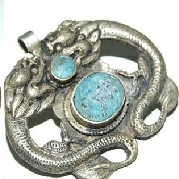 Baf 051 pendentif pendant afghan afghanistan argent ethnique intaille 60x60mm dragon vache 2