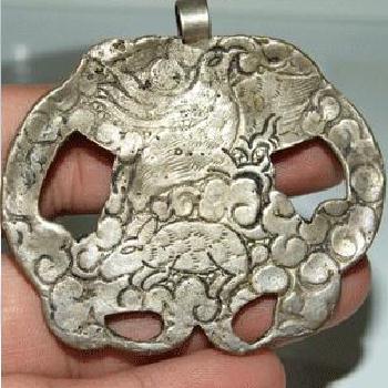 Baf 051 pendentif pendant afghan afghanistan argent ethnique intaille 60x60mm dragon vache 3