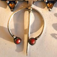 Bby 005 paire fibules beni yenni 190gr 16cm berbere kabyle argent emaille corail 10