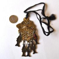 Bja 021 collier parure africaine ethnique pendant bronze poissons 54grl 1 