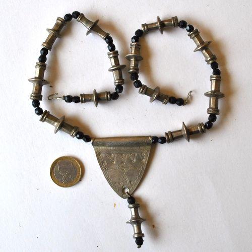 Bjb 028 collier berbere touareg 140gr 45x45mm onyx noir perles tubes argent 3 
