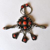 Bjb 037 fibule broche beni yenni berbere kabyle 10cm 75gr perles corail 8mm pendants argent ethnique 4 