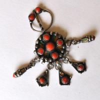 Bjb 037 fibule broche beni yenni berbere kabyle 10cm 75gr perles corail 8mm pendants argent ethnique 5 