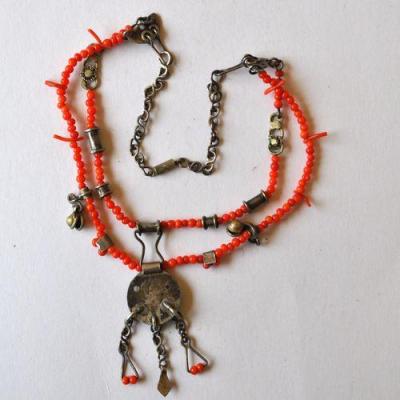 Bjb 042 collier parure berbere kabyle 42cm 41gr perles corail piece argent 25mm ethnique 1 