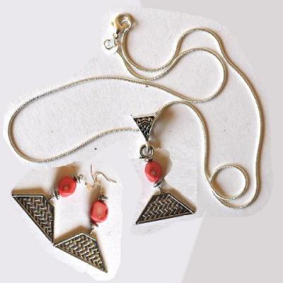 Bje 077 pendant boucles oreilles chaine pyramide egyptienne corail 20x45mm 1