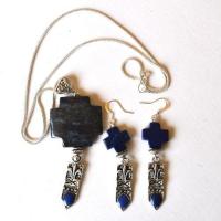 Bma 002 pendentif boucles oreilles chaine croix lapis lazuli fleur lys 1 