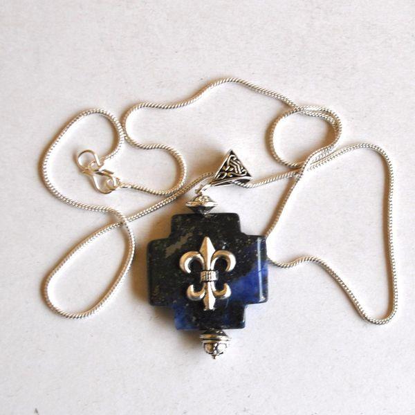 Bma 003 pendentif chaine croix lapis lazuli 25x25mm 25gr fleur lys 2 