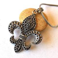 Bma 006 pendentif pendant chaine 48cm fleur de lys 65x80mm 4 