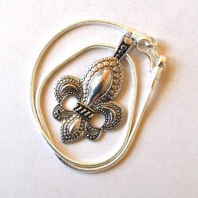 Bma 008 pendentif pendant chaine 48cm fleur de lys 45x70mm 3 