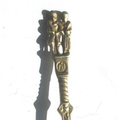 Brz 003 cuillere louche bronze antique grec gallo romain 87gr 180x50x20mm 1 