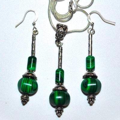 Col 066a collier boucles oreilles pendant chaine malachite 21gr 10x12mm