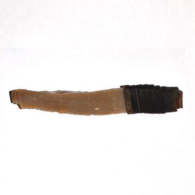 Csl 015d couteau prehistorique en silex taille 37g 130x25mm manche 40mm