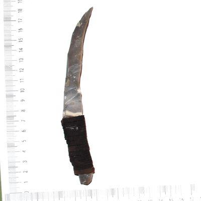 Csl 017c couteau prehistorique en silex taille 51g 180x25mm manche 70mm