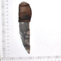 Csl 021c couteau prehistorique en silex taille 60g 150x35mm manche 60mm