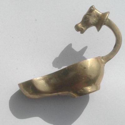 Lph 008 lampe a huile antique romaine bronze 360gr 120x80x40 cheval 1 