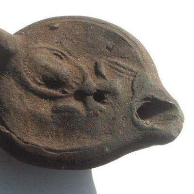 Lph 019 lampe a huile 1er chretiens terre cuite noire 205gr 120x95x60 3