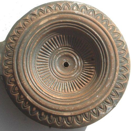 Lph 024 lampe huile grecque en sigillee ronde 145x120x40 170gr terre vernissee 4