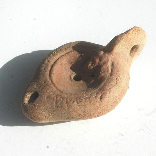 Lph 029 lampe huile gallo romaine en tete femme 100x65x40 128gr terre cuite 4