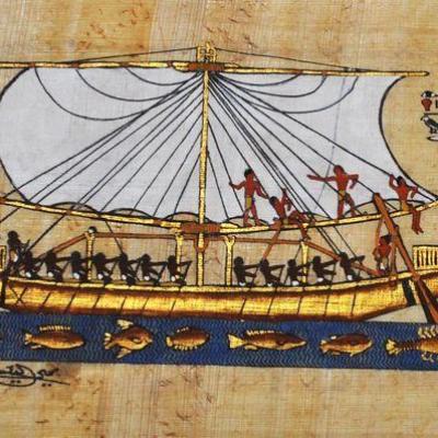 Papy 013a bateau a voile carree moyen empire et poissons peinture sur papyrus