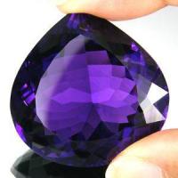 Pta 033b amethyste coeur 35x34x18mm 106carats bresil pierre semi precieuse