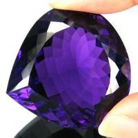 Pta 033c amethyste coeur 35x34x18mm 106carats bresil pierre semi precieuse