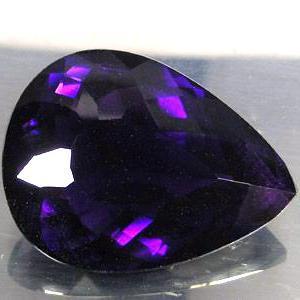 Pta 040c amethyste 48x36x19mm 165carats uruguayl pierre semi precieuse