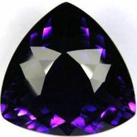 Pta 054c amethyste if 42x33x17mm 153carats uruguay pierre semi precieuse