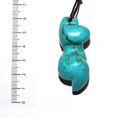 Scu 024e pendentif venus turquoise 36gr 50x25x20 prehistorique neolithique paleolithique