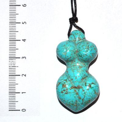 Scu 026a pendentif venus turquoise 21gr 45x25x15 prehistorique neolithique paleolithique