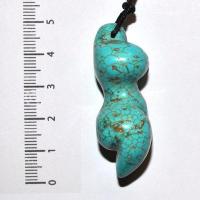 Scu 026e pendentif venus turquoise 21gr 45x25x15 prehistorique neolithique paleolithique