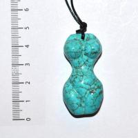 Scu 027a pendentif venue turquoise 17gr 45x20x15 prehistorique neolithique paleolithique