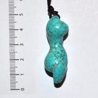 Scu 027e pendentif venue turquoise 17gr 45x20x15 prehistorique neolithique paleolithique