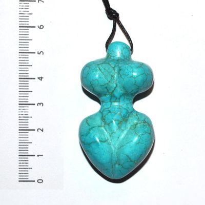 Scu 028a pendentif venue turquoise 34gr 50x30x20 prehistorique neolithique paleolithique