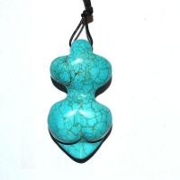 Scu 028d pendentif venue turquoise 34gr 50x30x20 prehistorique neolithique paleolithique