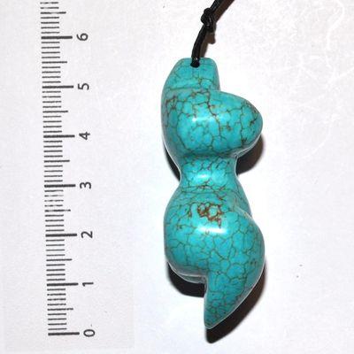 Scu 036e pendentif venue turquoise 34gr 55x30x20 prehistorique neolithique paleolithique